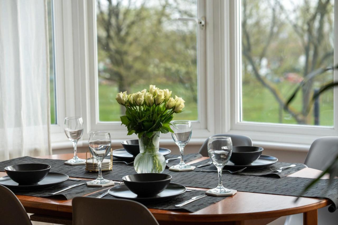 Entire Home In Streatham With Lovely Views & Ultra Fast Wi-Fi Norbury  Ngoại thất bức ảnh